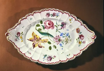 Serving Dish for a Soup Tureen