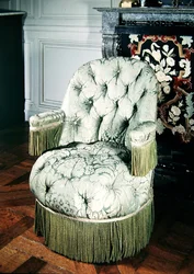 Squat armchair, Second Empire Style