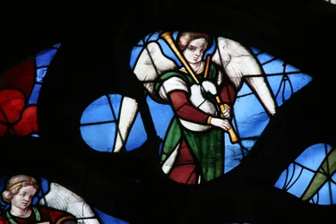 Window depicting a Musical Angel