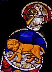 Window w114 depicting the Zodiac sign Leo