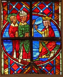 Window depicting a scene from the life of St Vincent: the saint before the Emperor Dacien