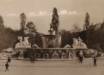 Munich: Wittelsbacher Fountain