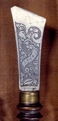 Gold knife in steel and wood