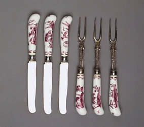 Meissen knife and fork handles, c.1735