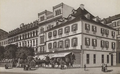 Theater Cafe, Goldner Schild