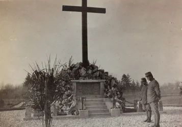 Album "Pictures of War II": War Memorial in Gradisca