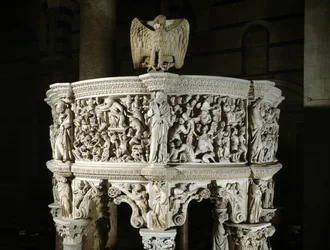 Overview of the upper part of the Chair by Giovanni Pisano (Detail)