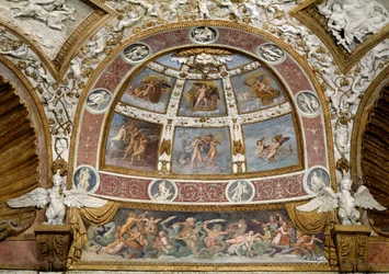 Camera delle Aquile, frieze of a battle between tritons and centaurs, lunette above depicting mythological scenes: (detail)