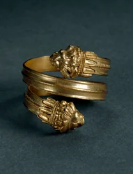 Art of Magna Graecia: gold ring with lion protomes. Late 4th to early 3rd century BC. From Taranto, Italy. Taranto, Museo Archeologico Nazionale