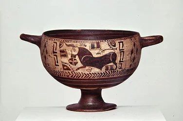 Black-figure kotyle, c.600-500 BC