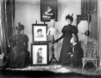 Hannah Maynard and grandson Maynard MacDonald, he is also the statue, c. 1895