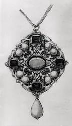 Design for a pendant set with a ruby, sapphires and pearls
