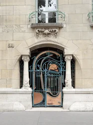 Entrance door of the Castel Beranger, built between 1895 and 1898 in the 16th arrondissement in Paris