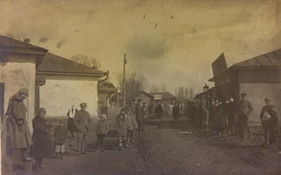 First World War: Ukraine in the years 1914-1916 during the invasion of the German army. Military and civilians in the street of a city