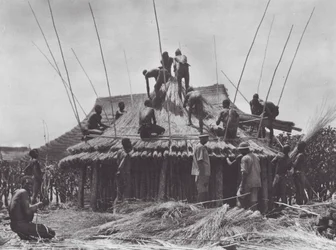 Africa: Erection of Rest-House Near Amadi