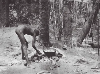 Africa: Nuer Cooking Crocodile Meat