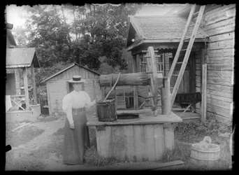 Else von Harten at the Well