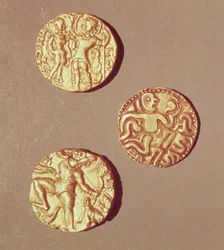 Dinars of Kumargupta I (425-454) Chandragupta I (320-335) and Sri Rajray