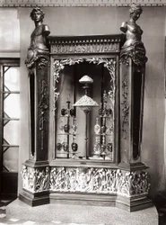 Vitrine, Officina Profumo, Farmaceutica di Santa Maria Novella, Florence, Italy
