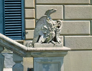 Eagle and crest, Villa di Celle