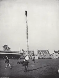 The Inverness Gathering, Tossing the Caber