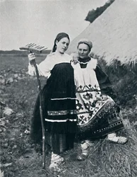 Two Women of Ryazan, Central Russia, 1912