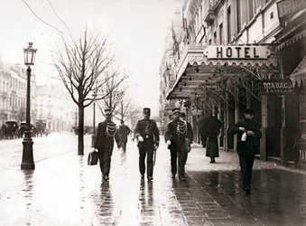 Guards on the Street, Brussels