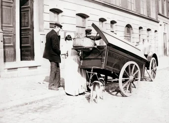 People and Dogcart, Antwerp