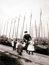 People of Marken Island, Netherlands, 1898