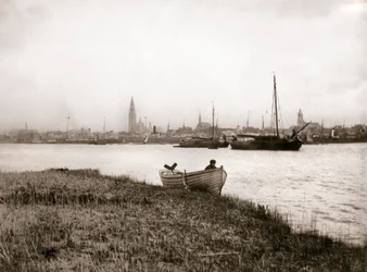 Rowing boat by a canal, Rotterdam
