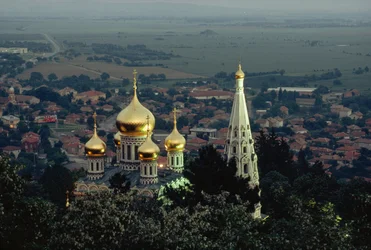 Shipka Memorial Church raises gilded domes above the valley
