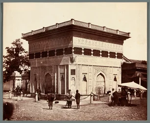 "Fountain of Tophanna" [Istanbul. Fountain in Tophane]