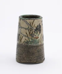 Ladle stand, tapering cylindrical with wavy trefoil foot, Kyoto, Edo period