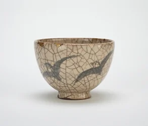 Tea bowl with design of plovers, Kyoto-related ware, mid 19th century