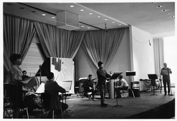 Klaus von Wrochem, composer, performance of his Pieces (1966)