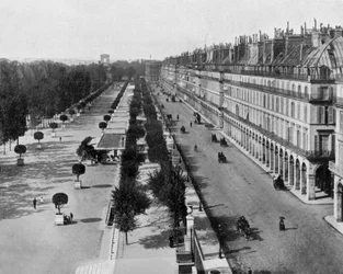 Rivoli Street in Paris, with Tuileries Garden on the Left and the Arch of Triumph in the Background, c. 1900