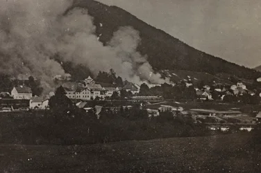 Album "Meine weltkriegs - Erinnerungen South-West Front (Carinthia, Italy, South Tyrol) 31/03/1915-12/11/1918 - Josef Zohles Wien": bombings in Tarvisio