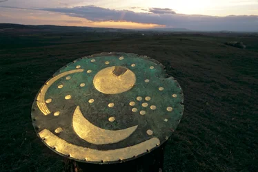 Sky disk oriented to track the summer and winter solstices using distant landmarks, 2004