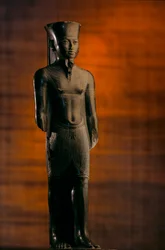 Statue of Amun with Tutankhamun