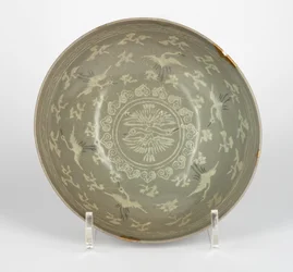 Bowl with cranes and clouds