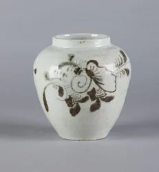 Jar with floral design, Yi dynasty, 1392-1910