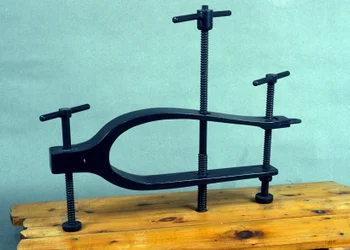 Sfondacarene, a tool used to break the hull of an enemy ship. Model from the drawing of Leonardo da Vinci. Museum of Science and Technology, Milan.
