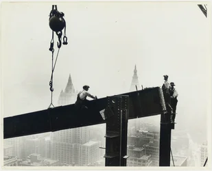 Building the Empire State Building