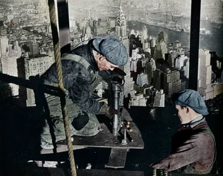 Riveting the last bolts on The Morning Mast of the Empire State building