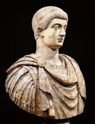 Marble bust of emperor Costanzo