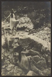 The Dance of the Rocks