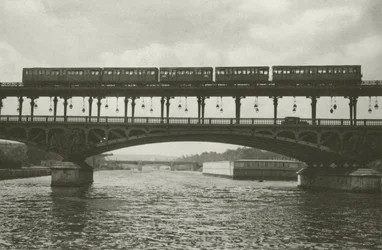 Paris: Pont de Passy