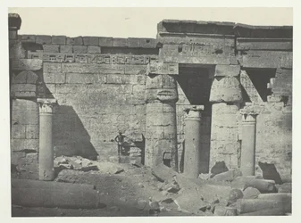 Médinet-Habou, Peristyle of the Palace of Ramses-Méiamoun, Thebes, 1849-51, printed 1852