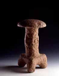 Pre-Columbian art, Maya civilization, Classic period: stone sculpture in the form of a tripod fungus. From Chimaltenango, Guatemala. Dimensions: 31.3 x width 18 cm. Guatemala, Museo Nazionale di Archeologia e Etnologia