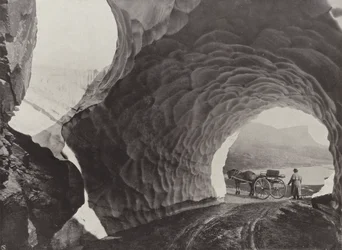 Tunnel Through Snow, Hauklid Pass